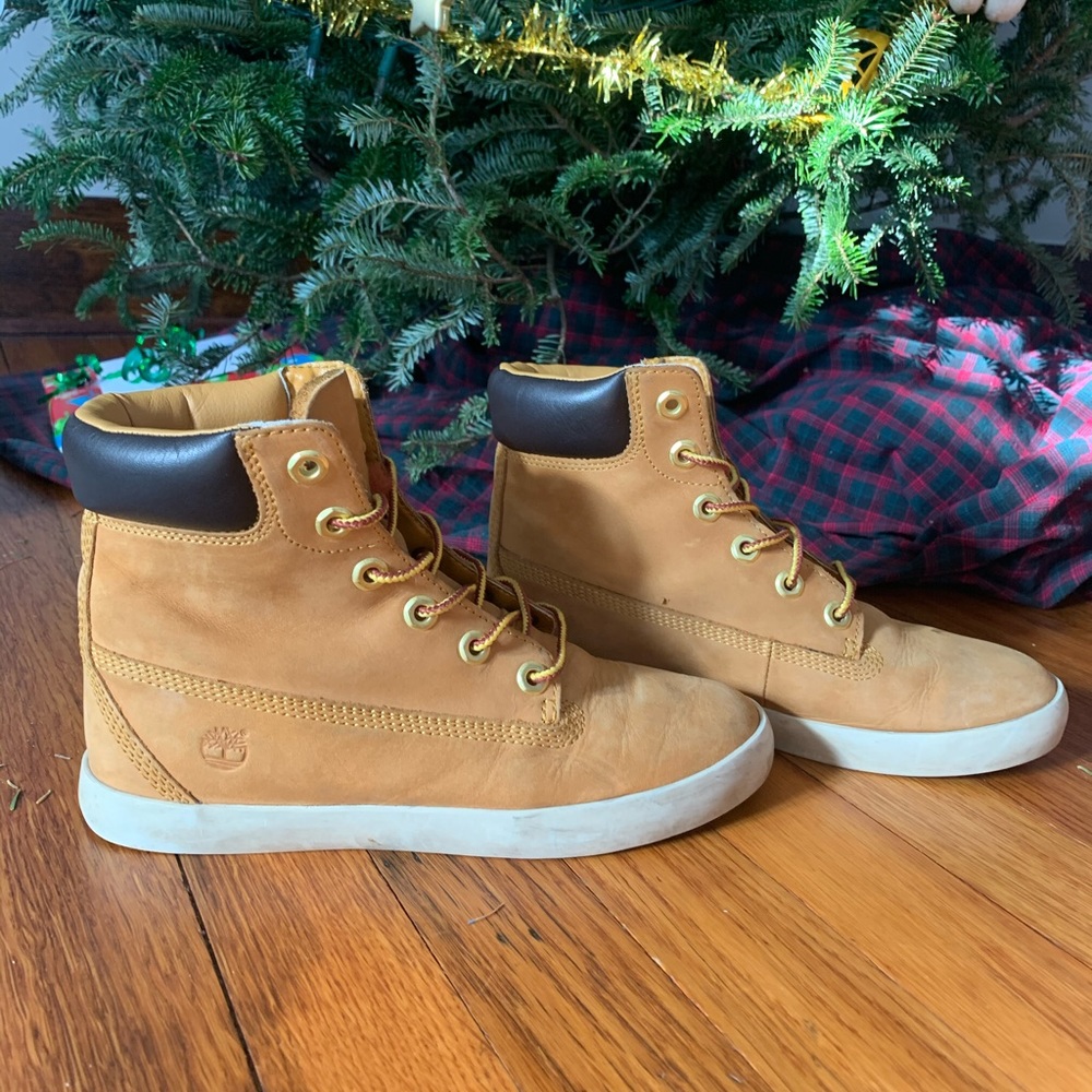 Women’s Timberlands Size 6